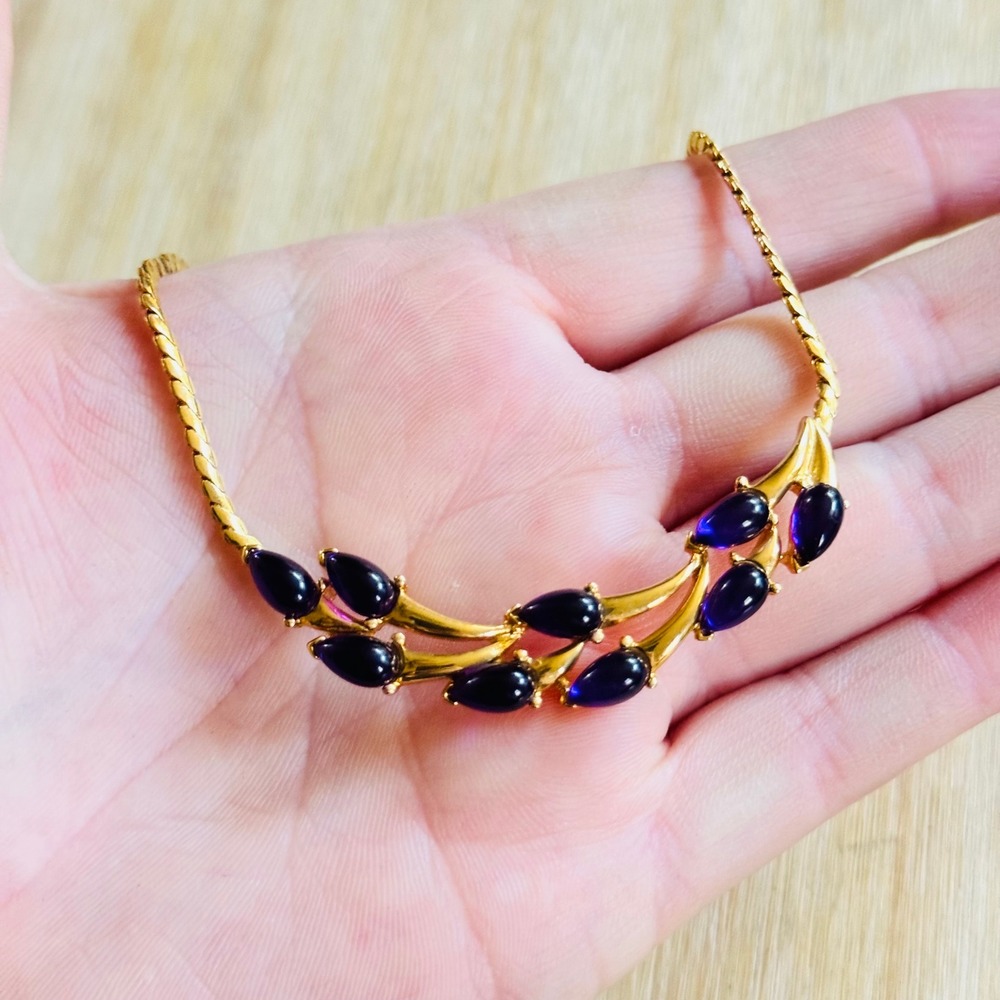 VTG Trifari Signed Botanical Tulip Necklace Purple Cabochon Choker Gold Tone 80s